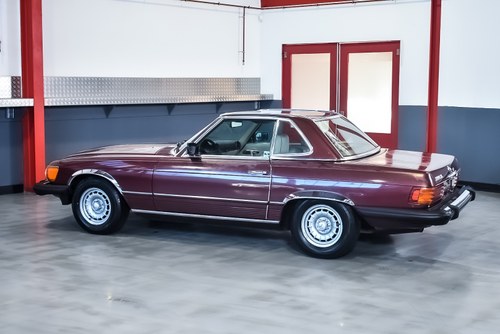 NO RESERVE - 1984 Mercedes-Benz 380SL (R107) - 3.8-litre V8 LHD In vendita (immagine 34 di 101)