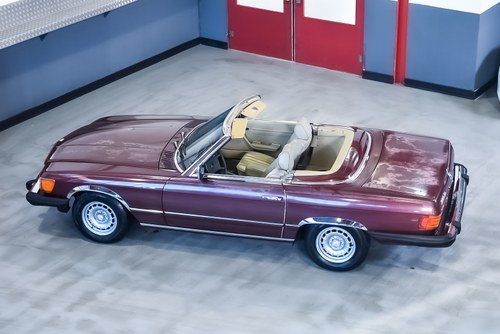NO RESERVE - 1984 Mercedes-Benz 380SL (R107) - 3.8-litre V8 LHD In vendita (immagine 25 di 101)