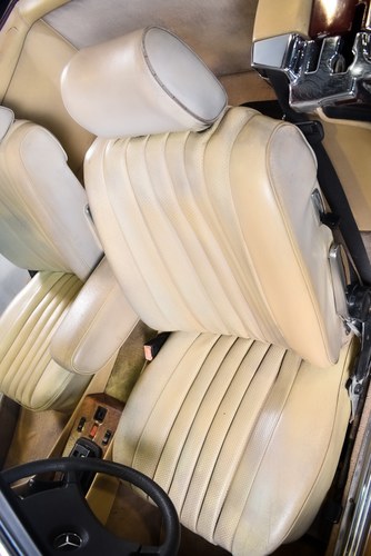 NO RESERVE - 1984 Mercedes-Benz 380SL (R107) - 3.8-litre V8 LHD In vendita (immagine 44 di 101)