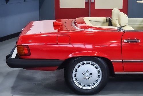 NO RESERVE - 1986 Mercedes-Benz R107 560SL Convertible 5,6L V8 - LHD In vendita (immagine 55 di 91)