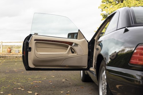 1998 Mercedes-Benz R129 SL320 For Sale (picture 13 of 90)