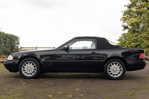 1998 Mercedes-Benz R129 SL320 For Sale (picture 2 of 90)
