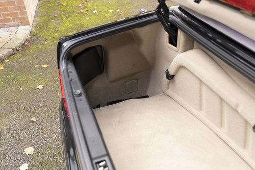 1998 Mercedes-Benz R129 SL320 For Sale (picture 40 of 90)