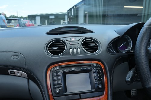 2002 Mercedes-Benz SL500 (R230) à vendre (picture 52 of 113)