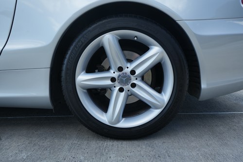 2002 Mercedes-Benz SL500 (R230) à vendre (picture 37 of 113)