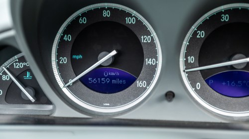2002 Mercedes-Benz SL500 (R230) En venta (imagen 37 de 180)