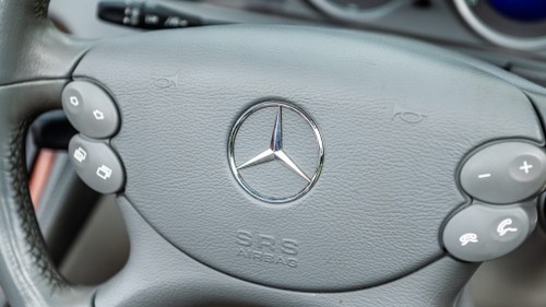 2002 Mercedes-Benz SL500 (R230) En venta (imagen 26 de 180)