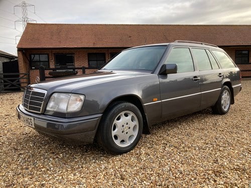 1996 Mercedes-Benz (S124) E200 T Estate In vendita (immagine 7 di 170)