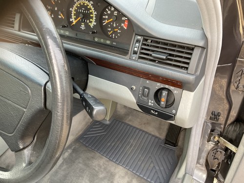 1996 Mercedes-Benz (S124) E200 T Estate In vendita (immagine 42 di 170)