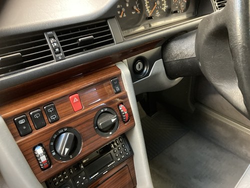 1996 Mercedes-Benz (S124) E200 T Estate In vendita (immagine 46 di 170)