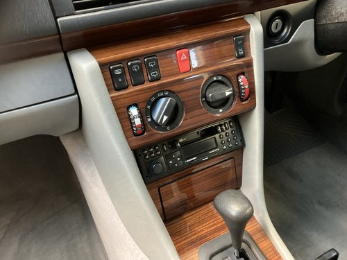 1996 Mercedes-Benz (S124) E200 T Estate In vendita (immagine 44 di 170)