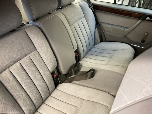 1996 Mercedes-Benz (S124) E200 T Estate In vendita (immagine 64 di 170)