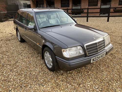 1996 Mercedes-Benz (S124) E200 T Estate In vendita (immagine 2 di 170)