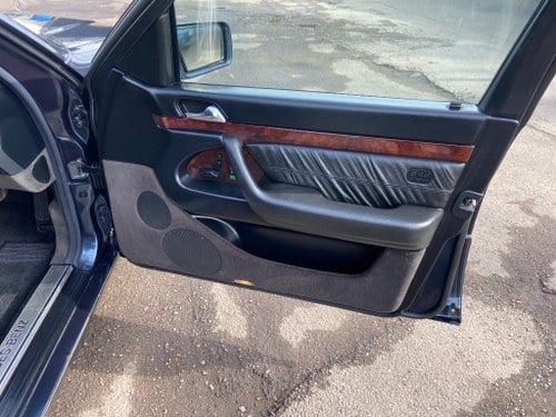 1997 Mercedes Benz S320 SWB Saloon (W140) In vendita (immagine 35 di 77)