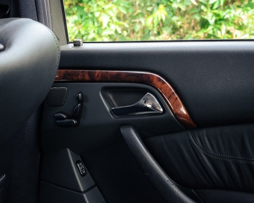 2001 Mercedes-Benz S55 AMG SWB (W220) Te koop (foto 52 van 101)