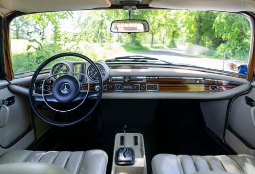 1970 Mercedes-Benz 280SE 3.5 Coupé (W111) Te koop (foto 8 van 48)
