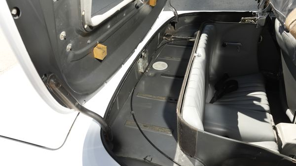 1989 Mercedes-Benz 300 SL (R107) For Sale (picture :index of 106)