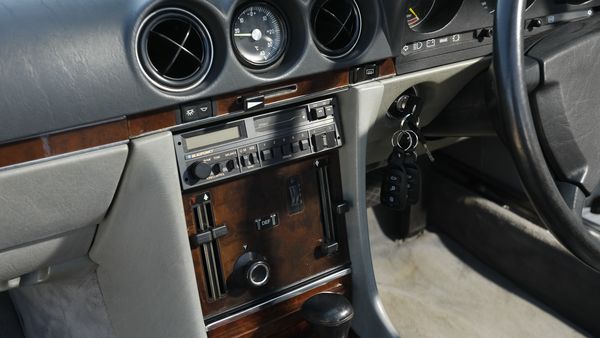 1989 Mercedes-Benz 300 SL (R107) For Sale (picture :index of 78)