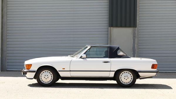 1989 Mercedes-Benz 300 SL (R107) For Sale (picture :index of 24)