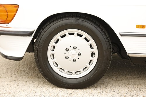 1989 Mercedes-Benz 300 SL (R107) à vendre (picture 42 of 211)