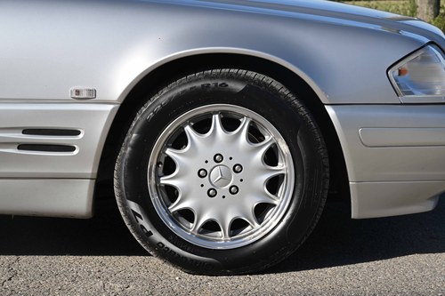 1997 Mercedes-Benz R129 SL320 24V En venta (imagen 35 de 187)