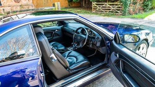 2001 Mercedes-Benz SL320 Te koop (foto 43 van 154)