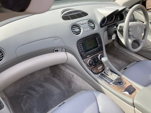 2006 Mercedes SL 350 Convertible à vendre (picture 22 of 93)