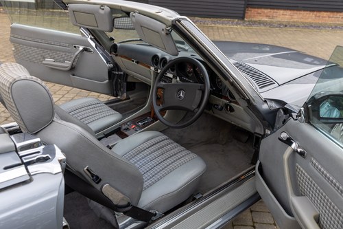 1989 Mercedes-Benz 500 SL In vendita (immagine 50 di 210)