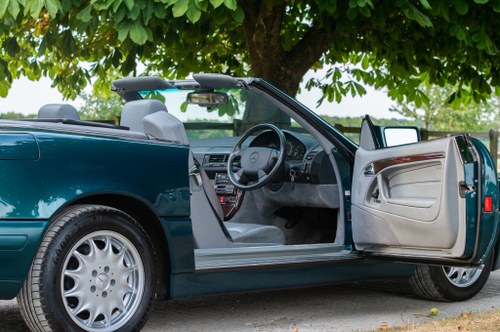 1996 Mercedes-Benz SL 500 In vendita (immagine 17 di 64)