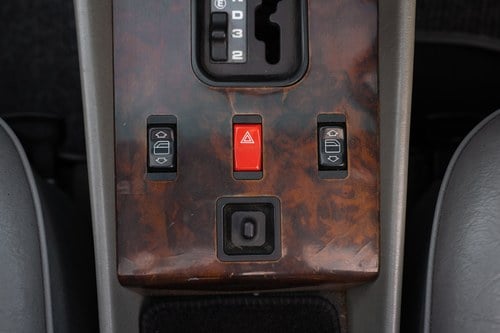 1988 Mercedes-Benz 300SL R107 En venta (imagen 68 de 156)