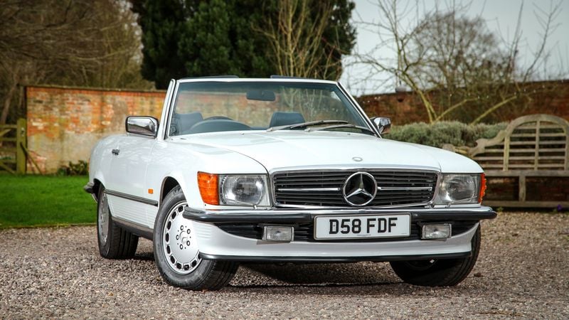 1986 Mercedes-Benz 500 SL R107 For Sale (picture 1 of 109)