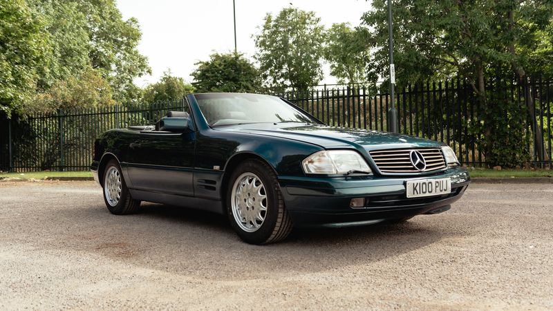 1991 Mercedes-Benz SL320 (R129) For Sale (picture 1 of 124)