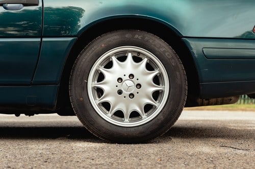 1991 Mercedes-Benz SL320 (R129) For Sale (picture 22 of 123)