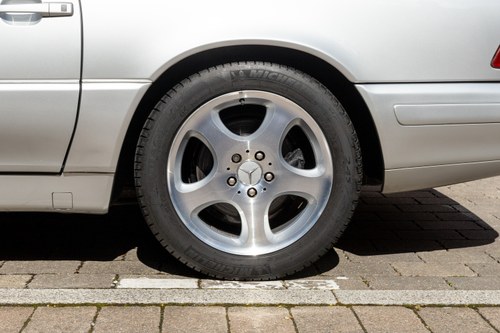 1998 Mercedes-Benz SL320 (R129) zum Verkauf (Bild 38 von 185)