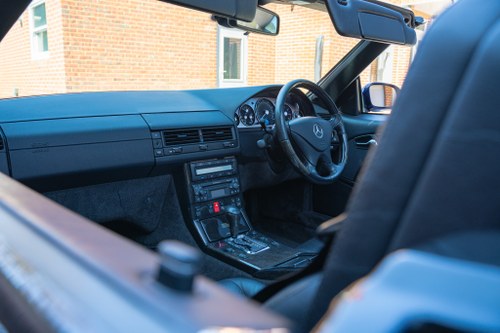 2001 Mercedes-Benz SL320 SL Edition (R129) Auto Te koop (foto 65 van 215)