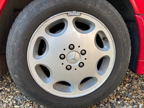 1995 Mercedes-Benz SL320 (R129) Te koop (foto 7 van 105)