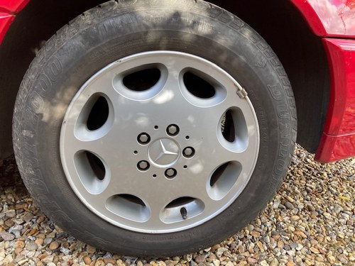 1995 Mercedes-Benz SL320 (R129) Te koop (foto 10 van 105)