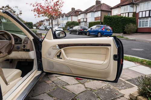 2001 Mercedes-Benz SL320 (R129) zum Verkauf (Bild 39 von 122)