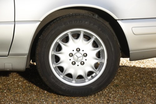 1997 Mercedes-Benz SL320 AMG For Sale (picture 28 of 161)