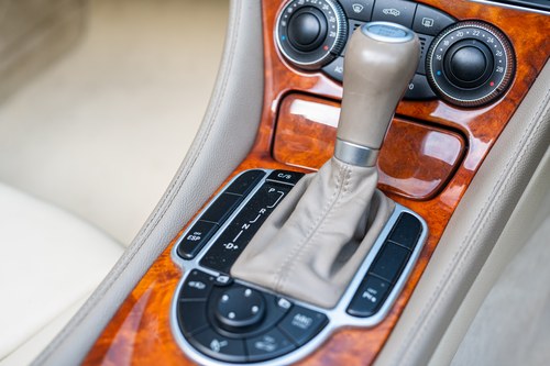 2005 Mercedes Benz SL500 auto (R230) zum Verkauf (Bild 48 von 142)