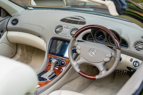 2005 Mercedes Benz SL500 auto (R230) zum Verkauf (Bild 27 von 142)