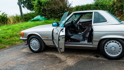 1986 Mercedes-Benz SL500 (R107) In vendita (immagine 42 di 195)