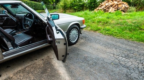 1986 Mercedes-Benz SL500 (R107) In vendita (immagine 39 di 195)