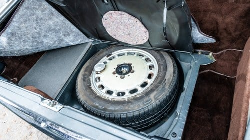 1986 Mercedes-Benz SL500 (R107) In vendita (immagine 97 di 195)