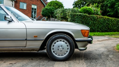 1986 Mercedes-Benz SL500 (R107) In vendita (immagine 60 di 195)