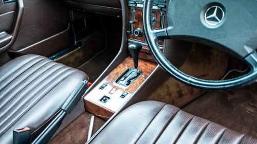 1986 Mercedes-Benz SL500 (R107) In vendita (immagine 21 di 195)