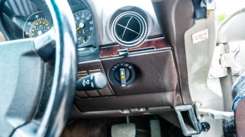 1986 Mercedes-Benz SL500 (R107) In vendita (immagine 31 di 195)