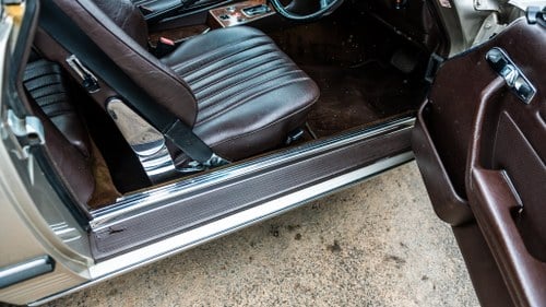 1986 Mercedes-Benz SL500 (R107) In vendita (immagine 22 di 195)