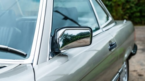 1986 Mercedes-Benz SL500 (R107) In vendita (immagine 88 di 195)