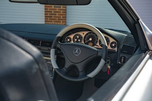 2001 Mercedes-Benz SL500 Silver Arrow (R129) Auto à vendre (picture 35 of 209)